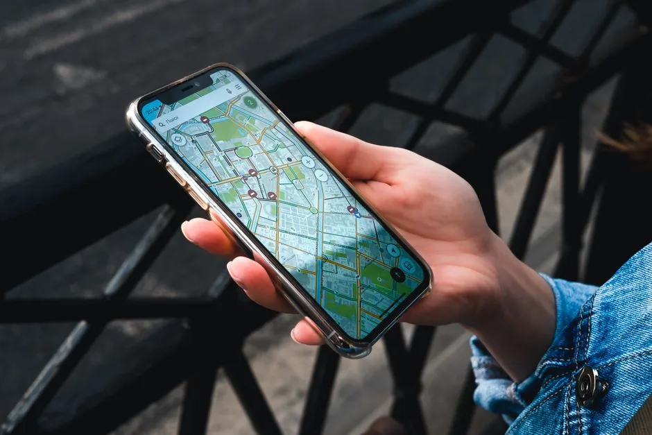 7 aplikacji mobilnych, które zamienią Twój smartfon w przewodnika turystycznego