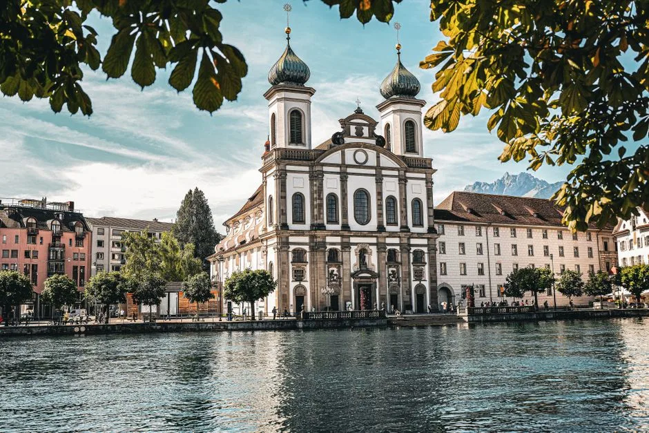 7 Zaskakujących Ciekawostek o Lucernie, Które Musisz Poznać