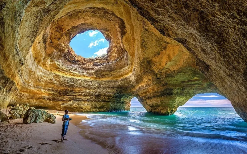 portugalia, algarve, бенагил, selfie, grutas de benagil, jaskinia, morze, głaz, ocean, plaża, woda, skalne bramy, lato, riverbank, klif, skaliste wybrzeże, krajobraz, fale, zatoka, wybrzeże, odkryj, natura, badać, wakacje