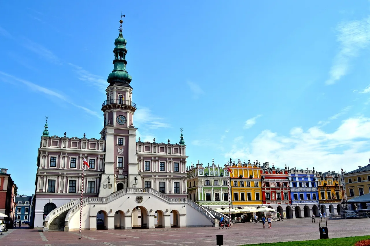 Zamość Noclegi 2026: Gdzie Spać Najlepiej? Poradnik + Oferty