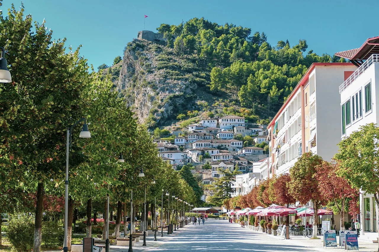 Albania co zobaczyć? 17 Niezwykłych Miejsc i Atrakcji, Które Musisz Odwiedzić!