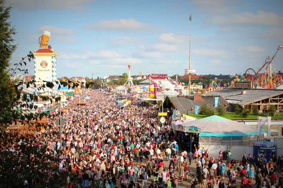 Jesienne festiwale 2026: 7 miast Europy, które musisz odwiedzić