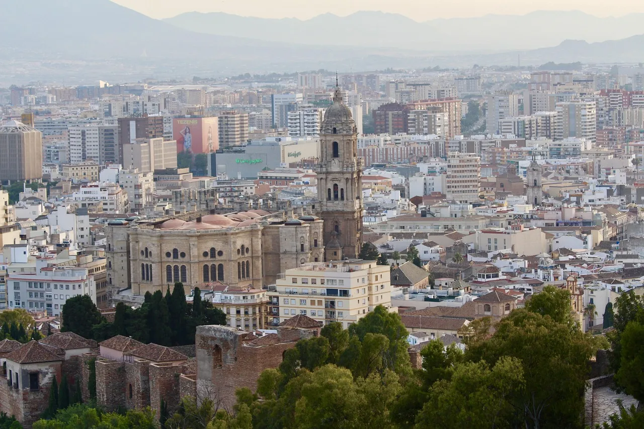 Malaga atrakcje - 17 Najlepszych Miejsc, Które Musisz Zobaczyć w 2026