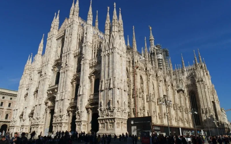 Explore the stunning Gothic architecture of the Duomo di Milano, Italy's iconic cathedral.
