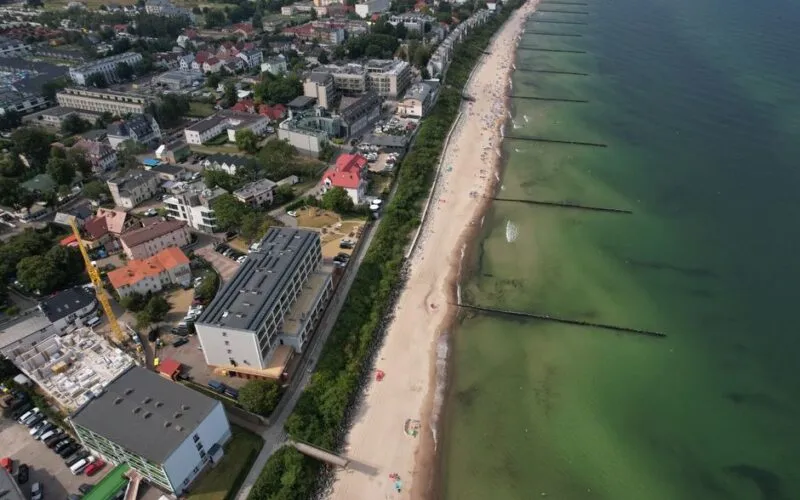 Nocne gwiazdy i poranne zbiory: 7 przygód nad Bałtykiem w 2026