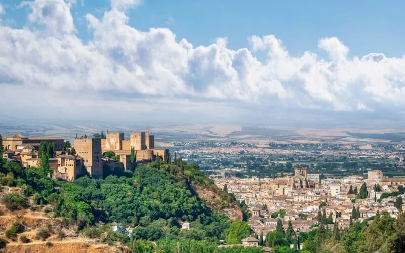 Granada Czy Warto Jechać? 7 Powodów, Które Cię Przekonają