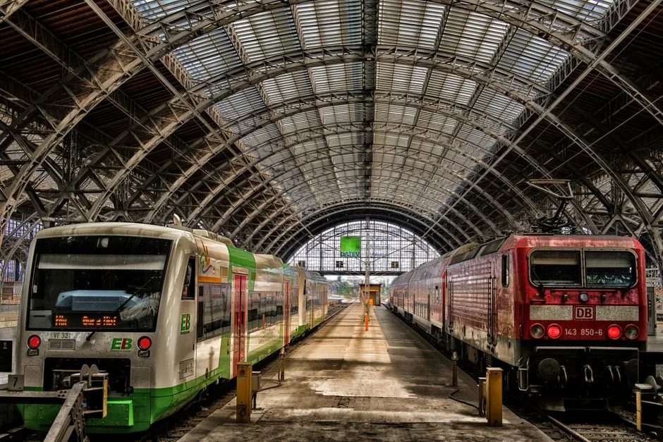Jak zwiedzać Europę pociągiem za 1/3 ceny? 7 sekretów Interrail i tanich biletów w 2027