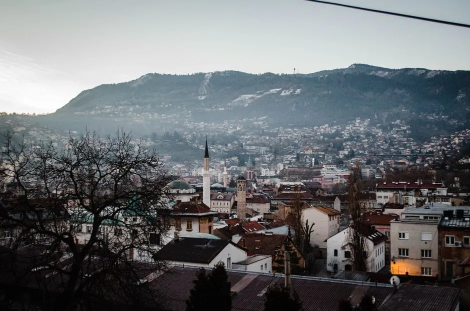 Leć do Sarajewa za 200 zł w 2026 - sprawdzone triki