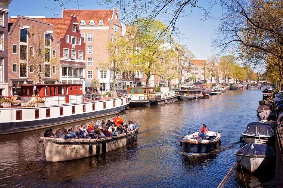 Amsterdam z dziećmi: 10 Najlepszych Atrakcji dla Całej Rodziny