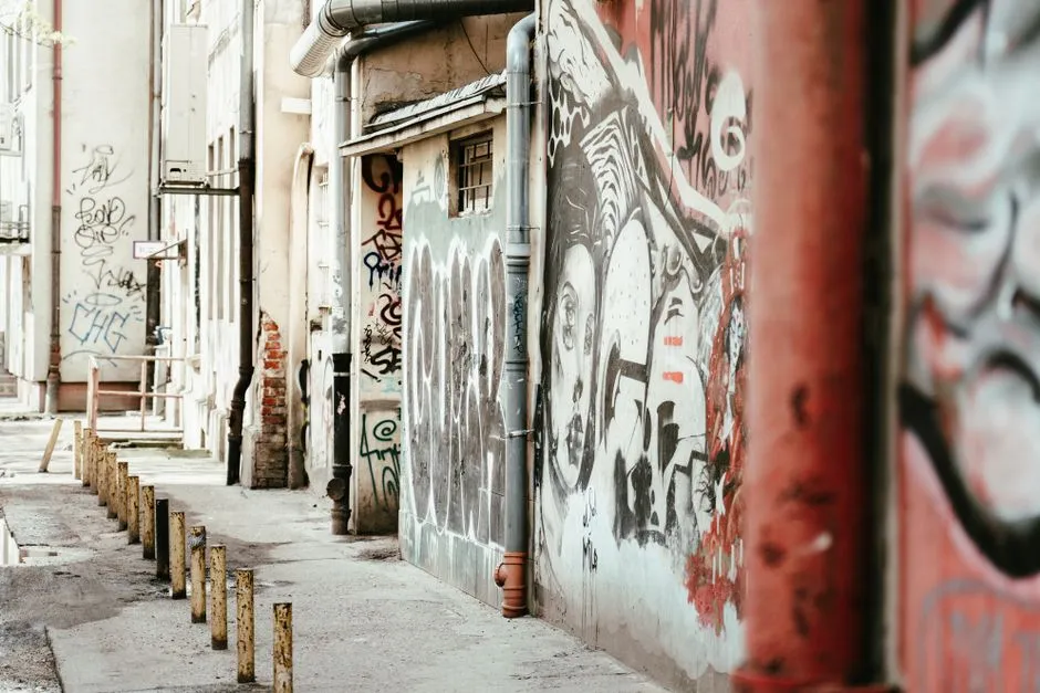 Jak Znaleźć Podróżniczą Muzę w Sztuce Ulicznej? 7 Miast, Gdzie Graffiti Opowiada Historie