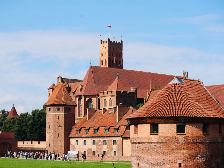 Malbork atrakcje: 15 miejsc, które musisz zobaczyć w 2026
