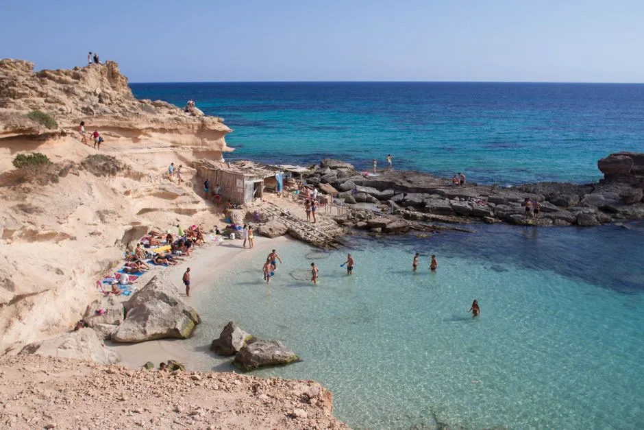 Ibiza z Dziećmi - Kompletny Przewodnik po Rodzinnych Wakacjach