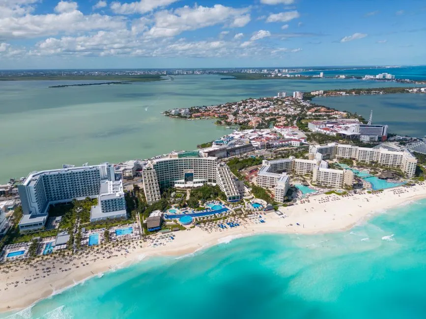 Cancun Loty - Kompletny Poradnik 2026. Gdzie Szukać Okazji?