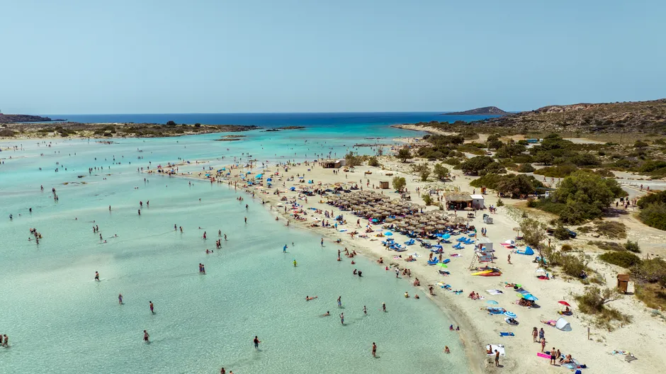 Zakynthos z dziećmi: 7 Najlepszych Atrakcji i Praktyczny Przewodnik