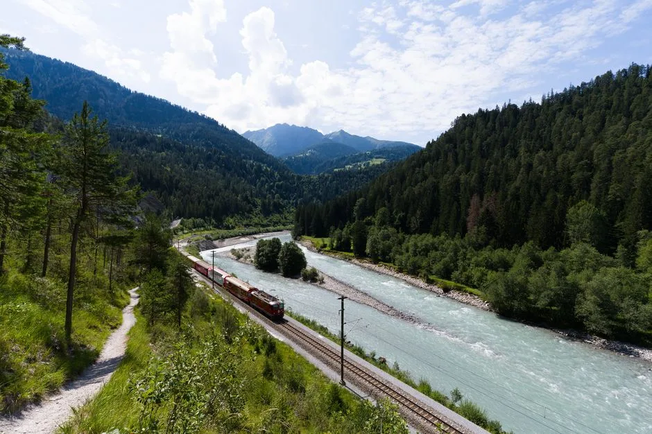 Jak tanio zwiedzać Europę pociągiem w 2027? Kompletny przewodnik po Interrail i biletach krajowych