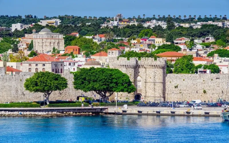 Rodos na Weekend: Kompletny Przewodnik po Najlepszych Atrakcjach