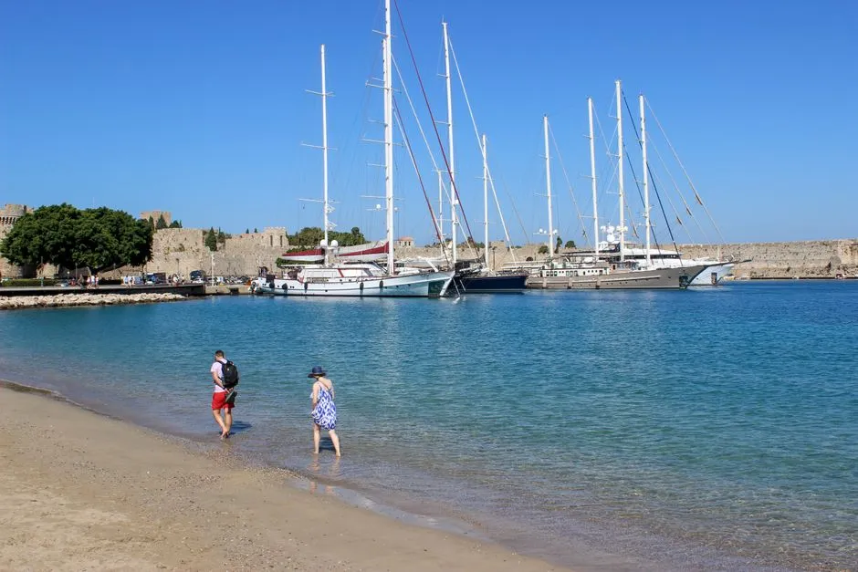 Rodos Atrakcje dla Dzieci: 10 Niezapomnianych Miejsc w 2026