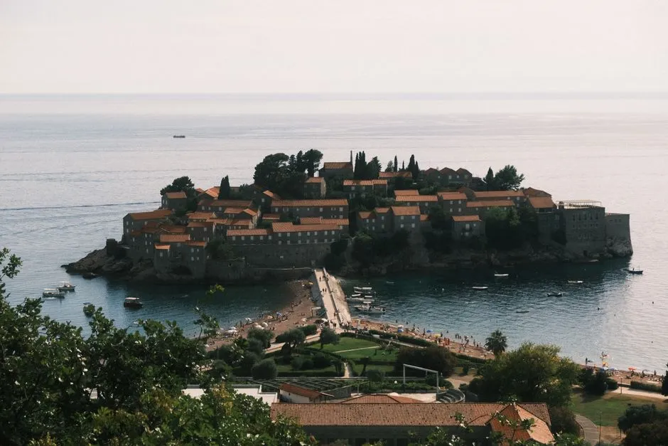Budva na Weekend: Kompletny Przewodnik po Atrakcjach i Noclegach