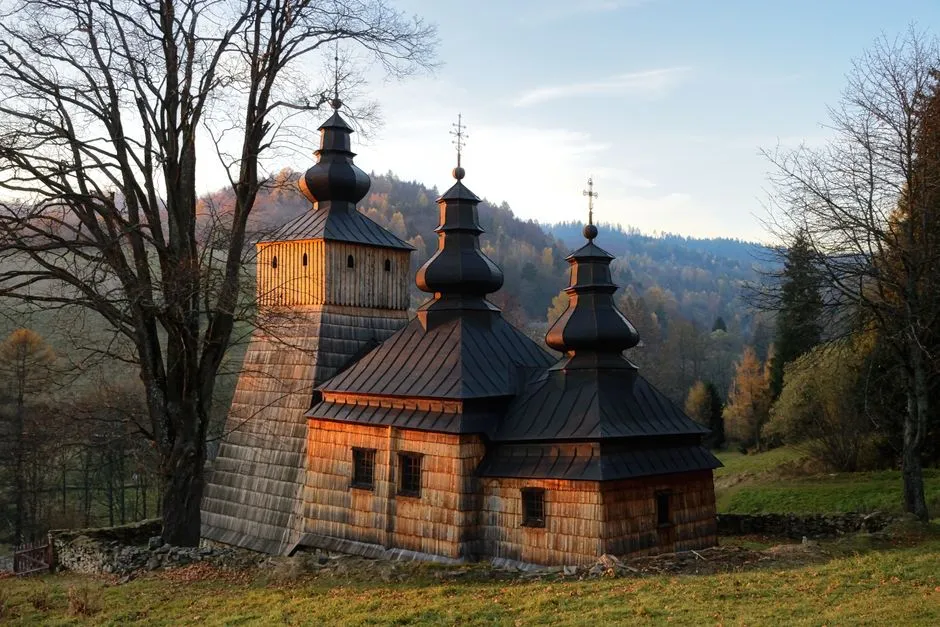 Bieszczady: Co Zobaczyć? 30 Najlepszych Atrakcji na 2026