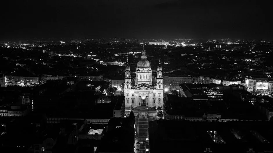 Budapeszt kiedy jechać? Kompletny Przewodnik Miesiąc po Miesiącu