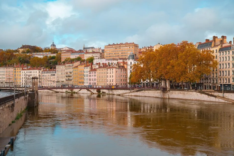 Lyon Przewodnik 2026 - Co Zobaczyć, Gdzie Zjeść i Mieszkać