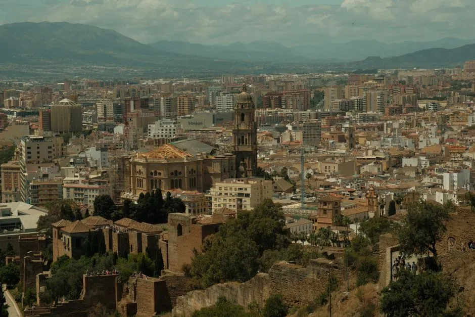 Malaga w 3 dni: Kompletny Plan Zwiedzania + Sekretne Miejsca