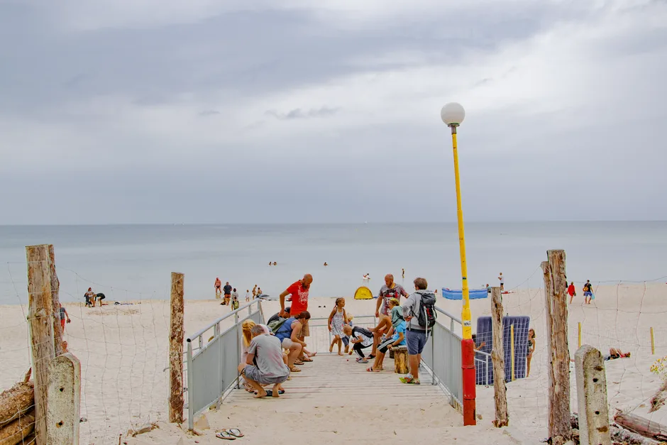 Plaża z atrakcjami dla dzieci - 7 najlepszych w Polsce na 2026