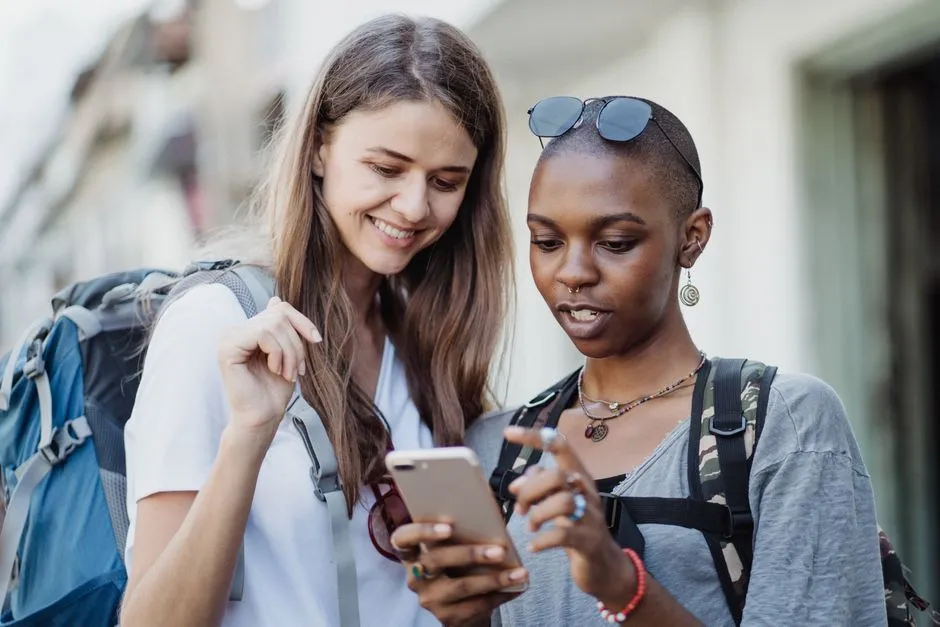 5 aplikacji mobilnych, które zastąpią przewodnika i pomogą Ci zaoszczędzić na wakacjach