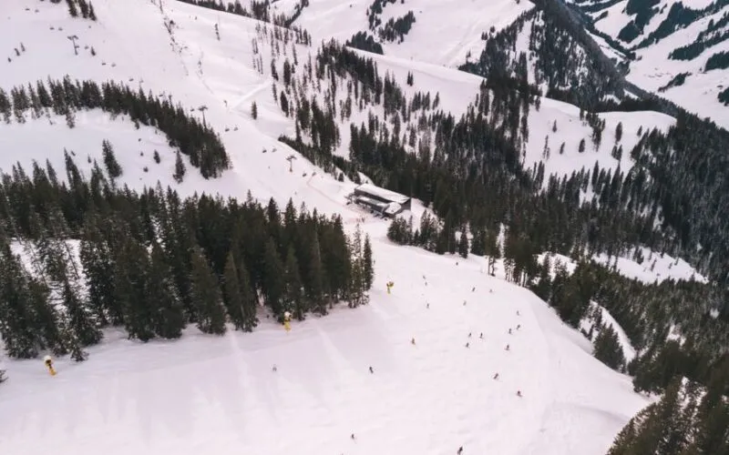 Saalbach Zimą - 10 Najlepszych Atrakcji i Praktyczny Przewodnik