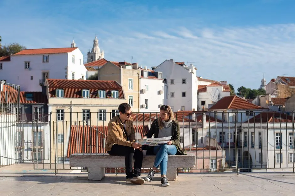 Spontaniczny city break 2026: jak wybrać miasto na oślep?