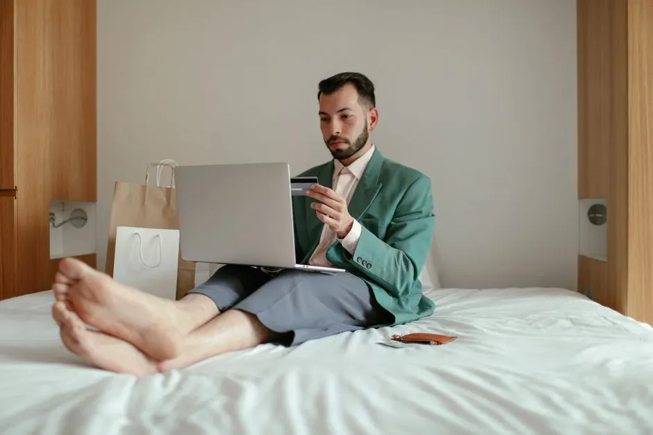 7 ukrytych opłat przy rezerwacji hotelu online w 2026