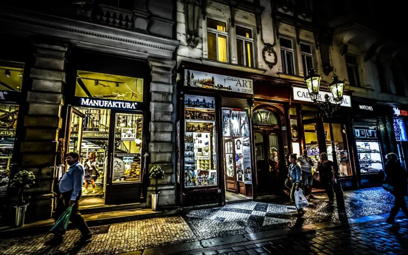 praga, czech, sklep, wieczorem, noc, nocna pora, lekki, na wolnym powietrzu, zakupy, pamiątka, rynek, turystyczny, stary, miasto, praha, cyganeria, prezenty, zmierzch, scena, kultura, podróż, droga, ulica