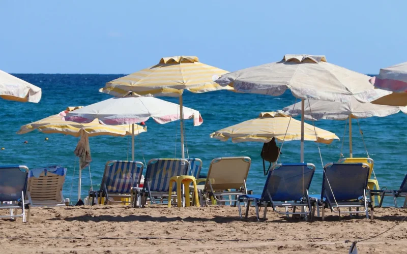 plaża, ośrodek wczasowy, raj, natura, wyspa, wakacje, morze, leżaki, turystyka, parasole, beach, grecja, rodos