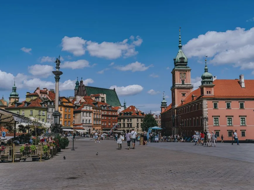 5 strategii na tanie last minute z Polski w 2026 roku